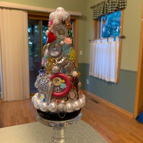 ELEPHANT LOVE Junkdrawer Tree Handmade Decoration - Picture 10 of 16